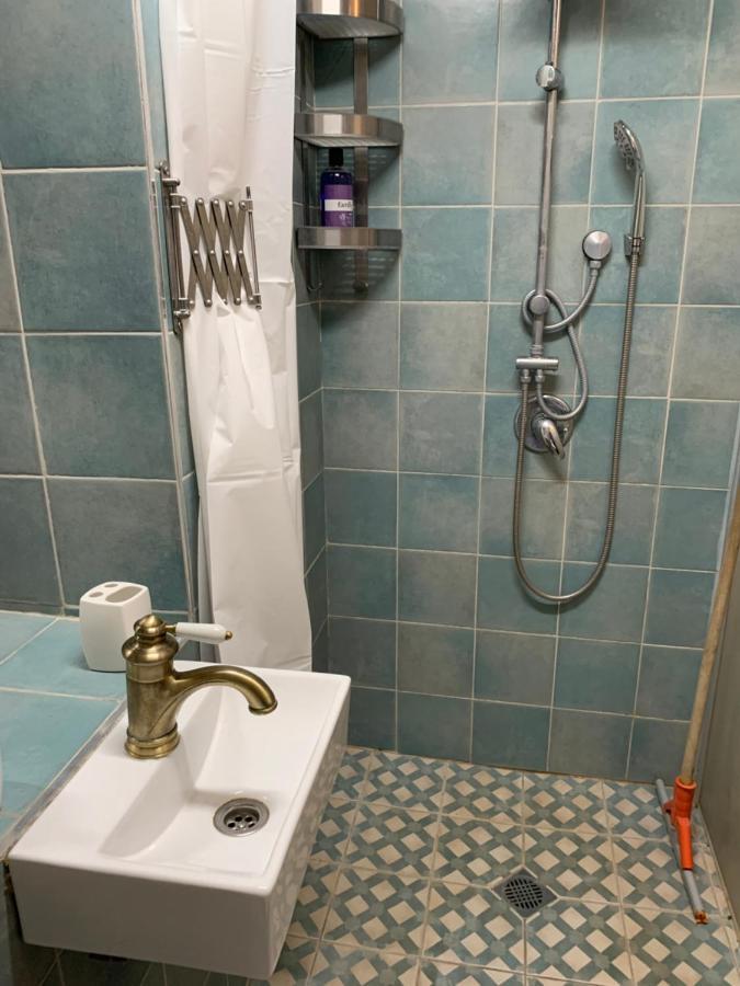 בית האבן העתיק מ-1885 עם מגונית פרטית בחצר Rosh Pinna Eksteriør billede
