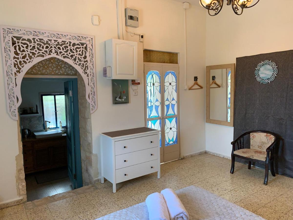 בית האבן העתיק מ-1885 עם מגונית פרטית בחצר Rosh Pinna Eksteriør billede