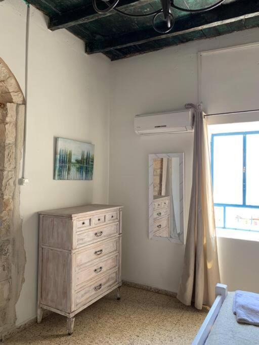 בית האבן העתיק מ-1885 עם מגונית פרטית בחצר Rosh Pinna Eksteriør billede